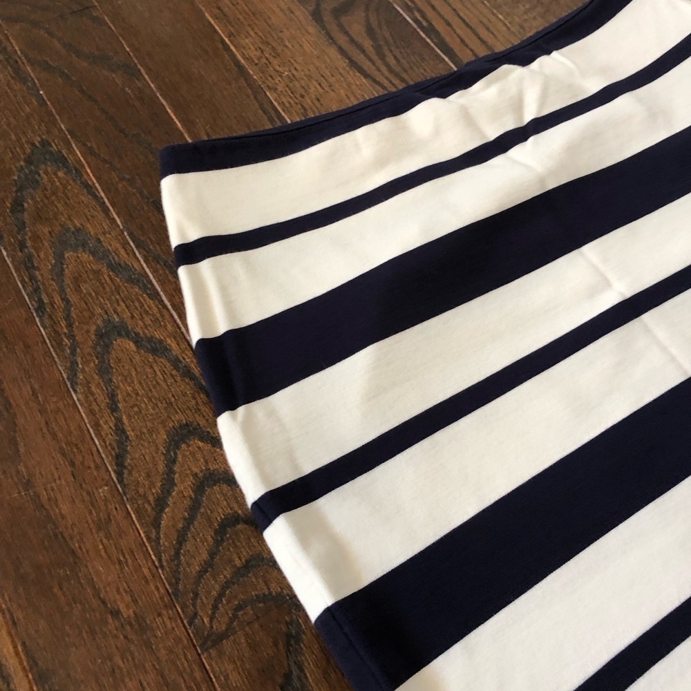 Banana Republic Women’s 2 Navy Blue/White Pencil Mini Skirt w/Side Zipper - EUC! - Picture 2 of 10